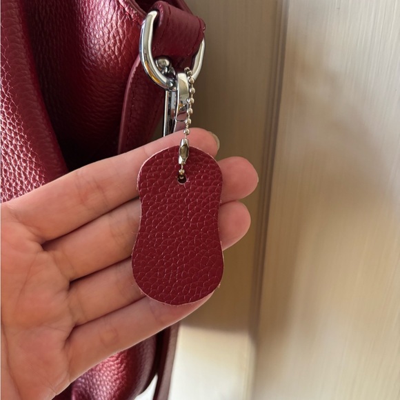 Chic Burgundy Leather Shoulder Bag - Picture 5 of 9